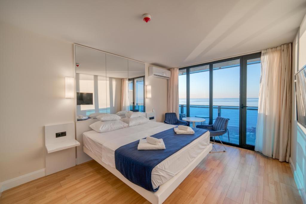 Orbi Hotel Батуми Экстерьер фото