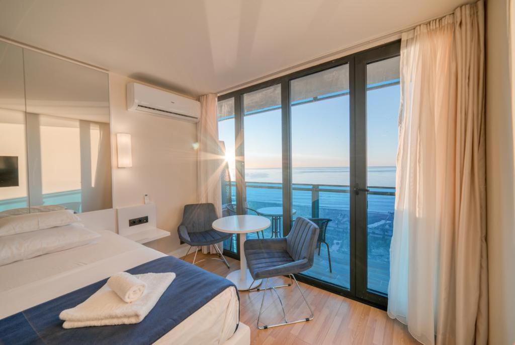 Orbi Hotel Батуми Экстерьер фото